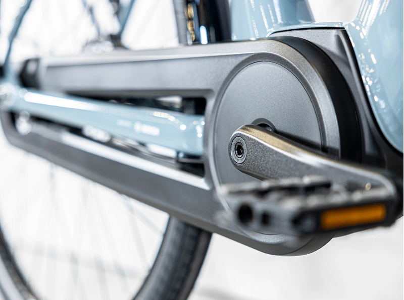 Trek District+ 3 Lowstep 500wh Electric Hybrid Bike 2023 in Battleship Blue-5